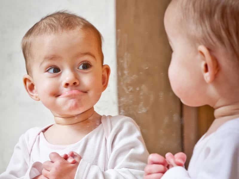 Cuándo se reconoce el bebé frente al espejo - BAYARD REVISTAS Juntos por la  lectura